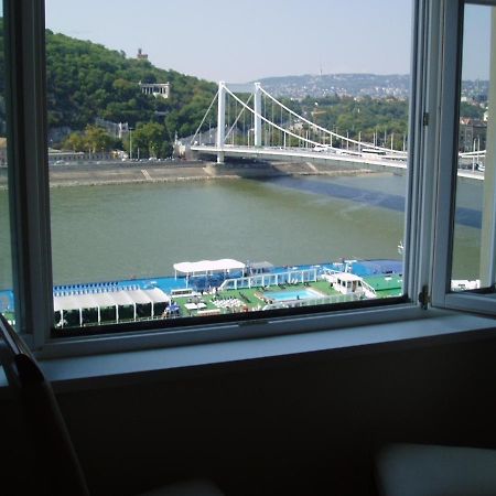 Danube View Apartment Budapest Exterior photo